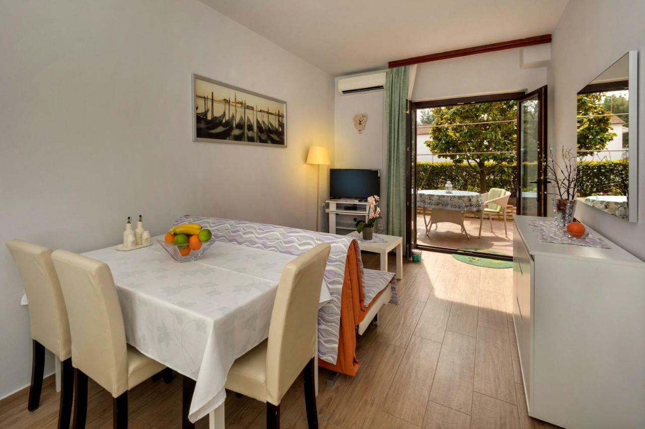 Apartman Alberta Porec Exterior photo